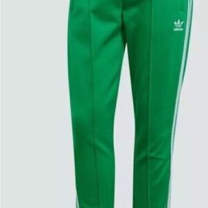 New Adicolor SST CLASSIC TRACK PANTS
Size sm